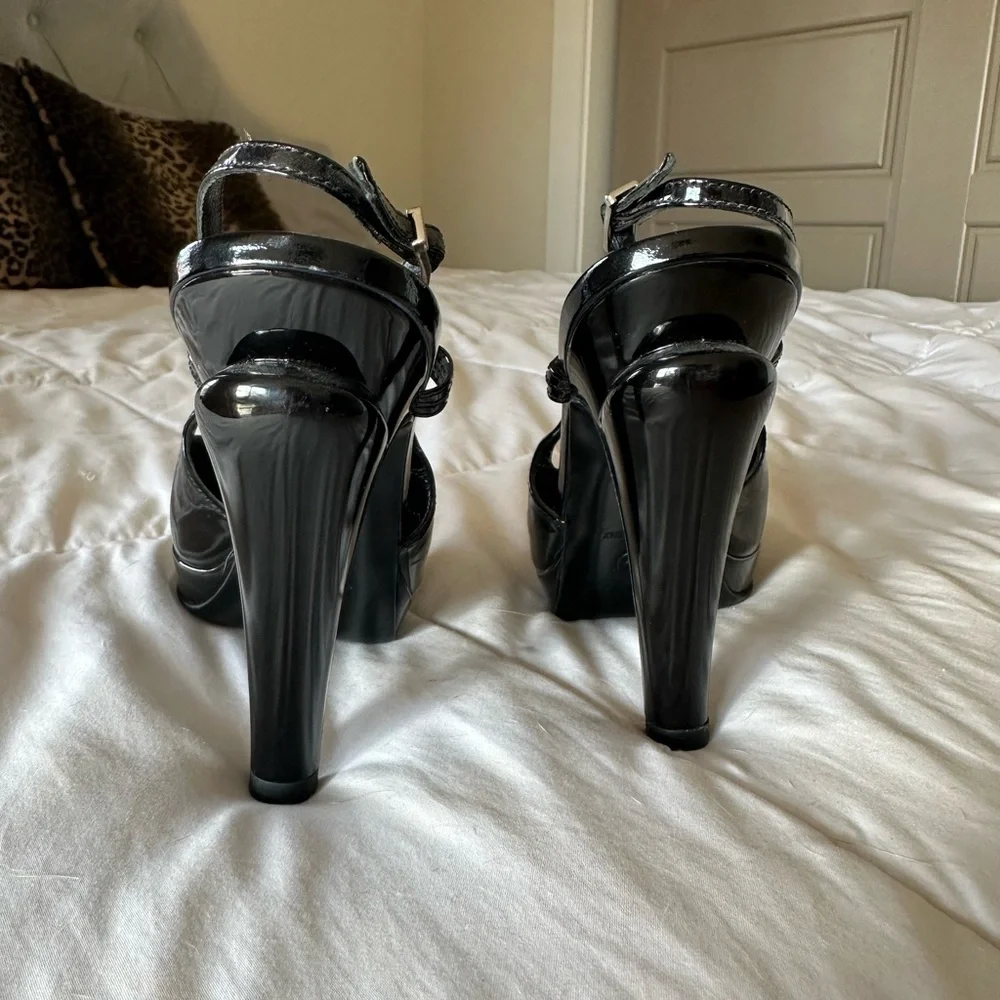 Chanel Vintage Black and White Women's Slingback heels - Picture 5 of 9